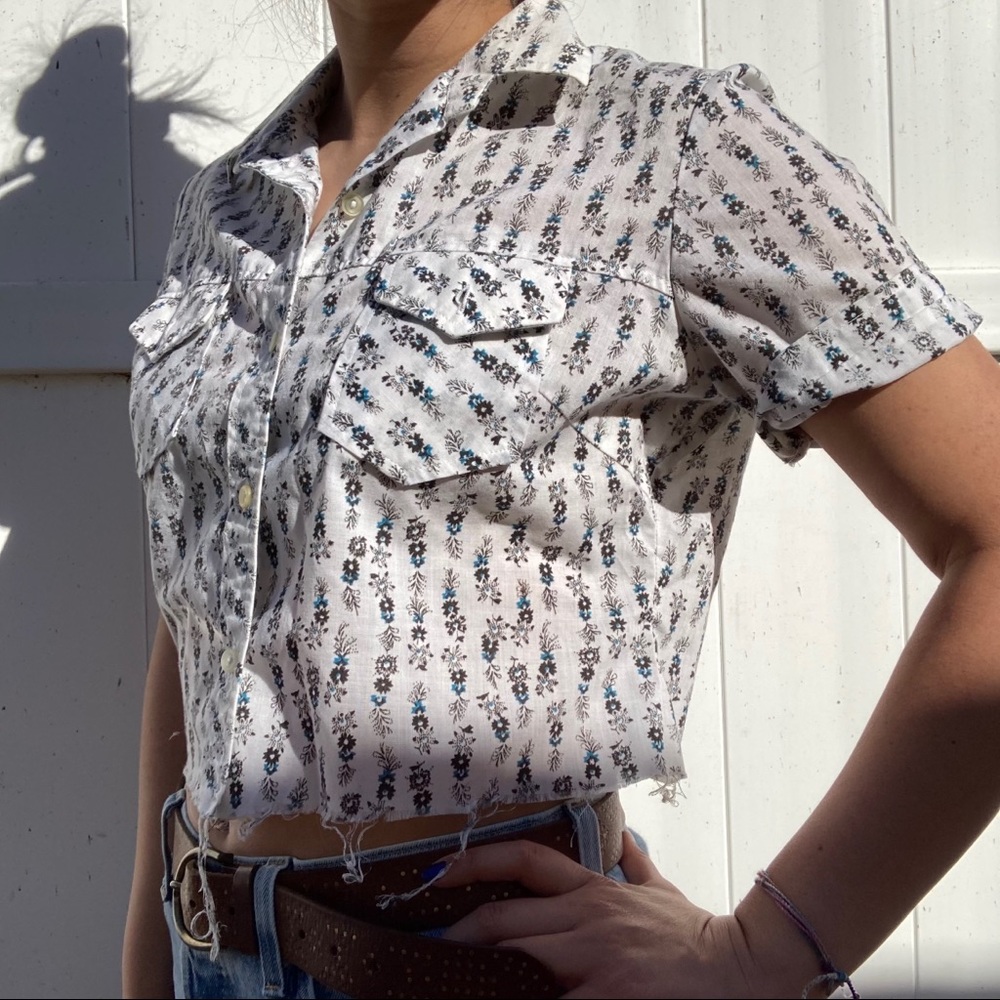 *Closet clear out LAST CHANCE* Raw Hem Short Sleeve Floral Button Up